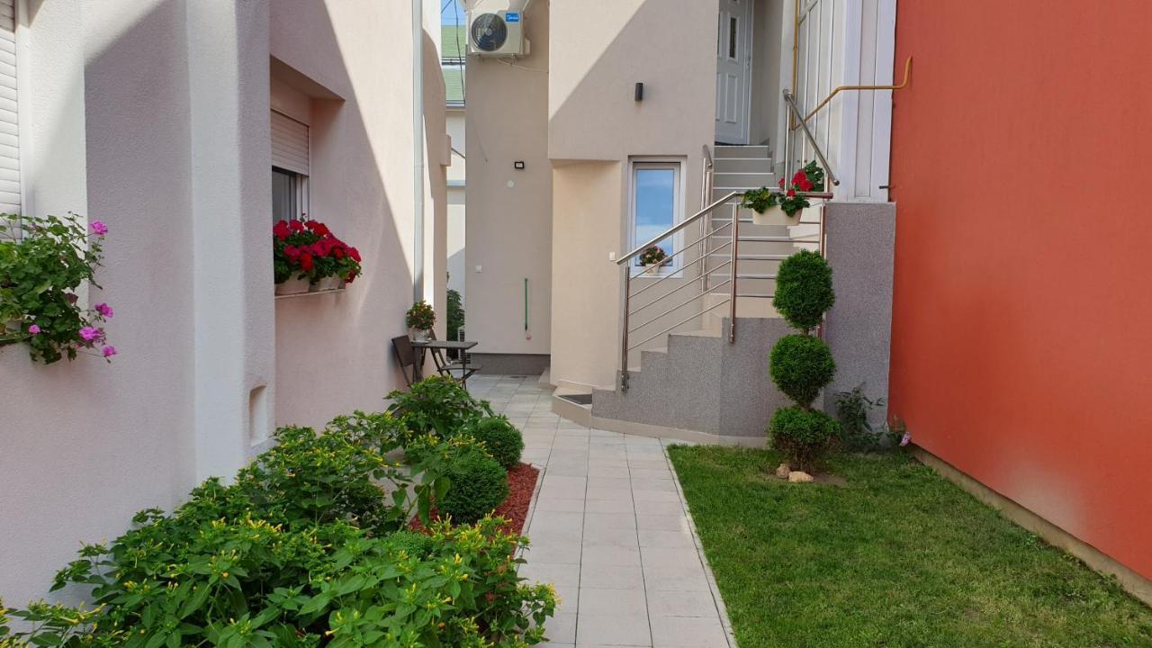 Lovely Private Flats Free Parking Novi Sad Exterior foto