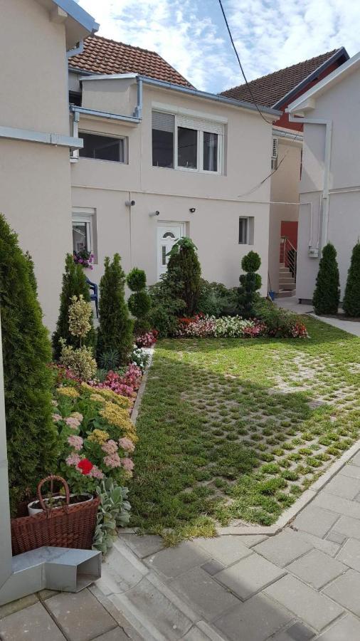 Lovely Private Flats Free Parking Novi Sad Exterior foto